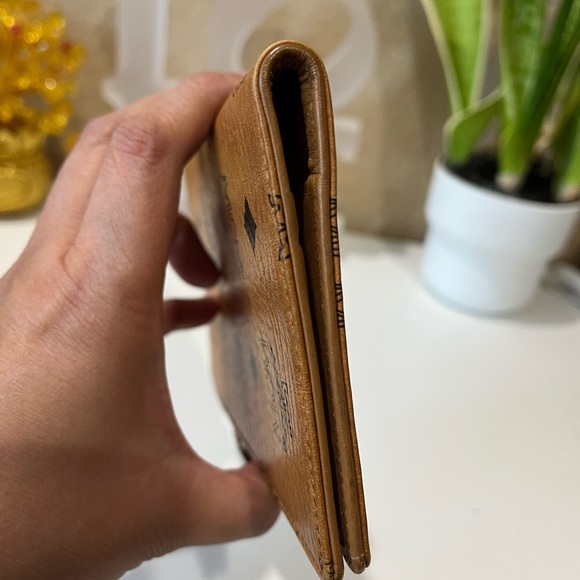 MCM COGNAC LEATHER CHECKBOOK WALLET - Picture 5 of 12